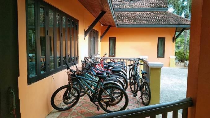 Villa Chaya Khao Lak Bagian luar foto