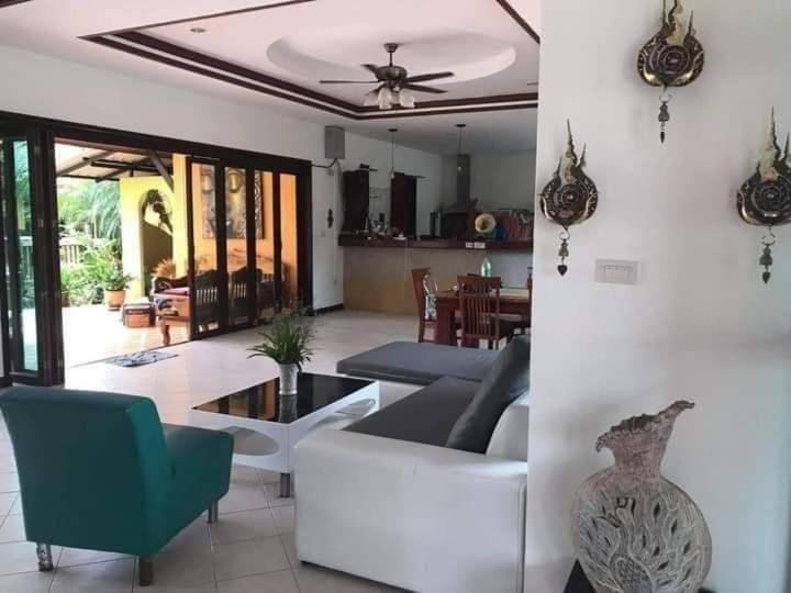 Villa Chaya Khao Lak Bagian luar foto