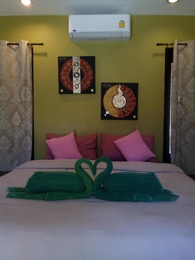Villa Chaya Khao Lak Bagian luar foto