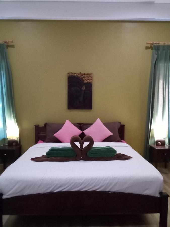 Villa Chaya Khao Lak Bagian luar foto