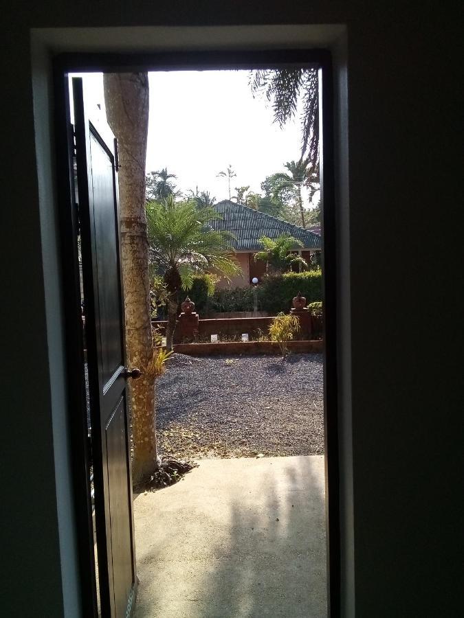 Villa Chaya Khao Lak Bagian luar foto
